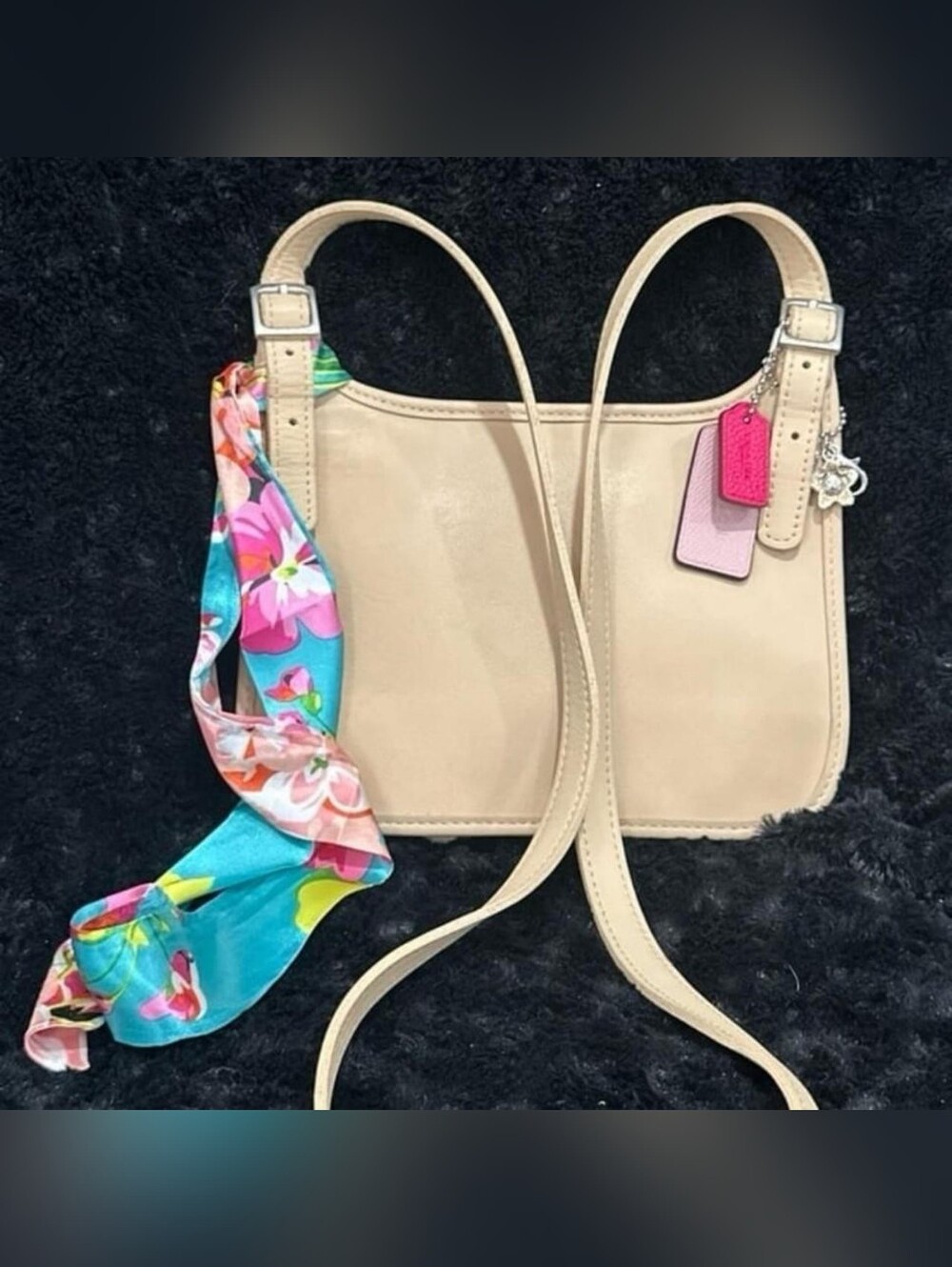 💕Authentic Vintage Coach 9142 hippie flap saddle cream Crossbody Bag💕